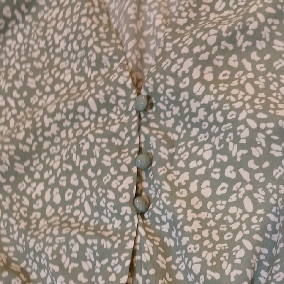 Princess Polly Sage Floral Blouse - Picture 3 of 14